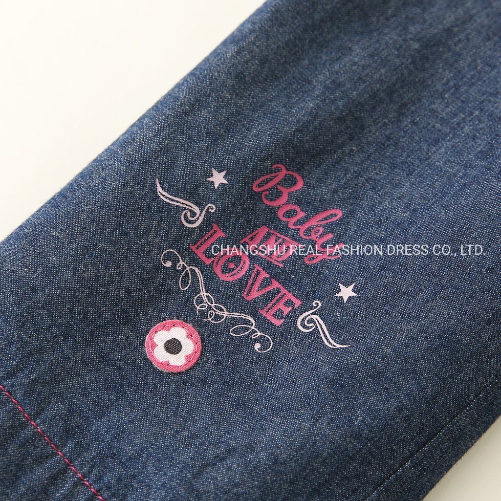 Girl Kids Denim Blue Pant Clothes Made of Print at Hem and Contrast Color Stitching