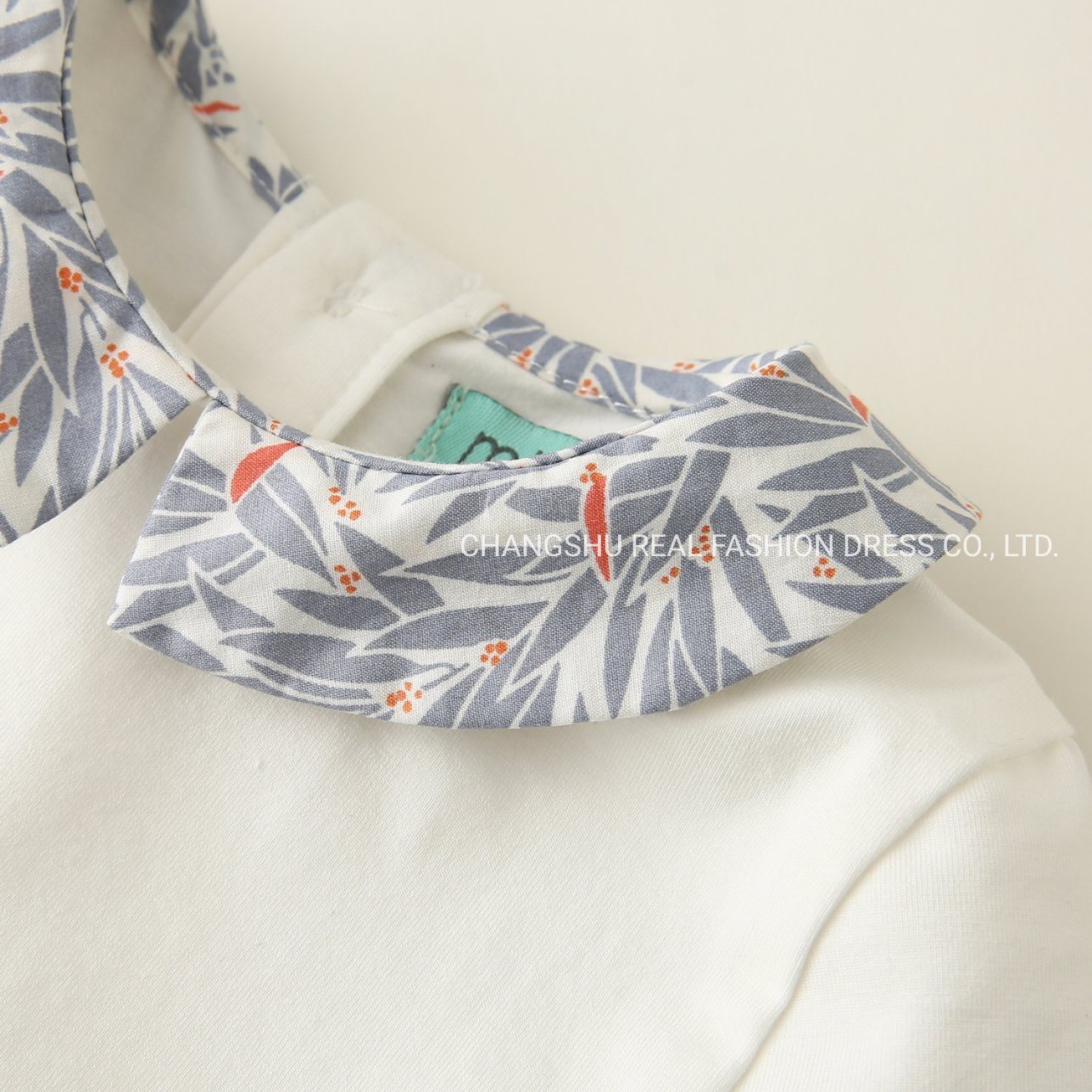 Boy Baby Suit Clothes Made of White Top with Back Snap Placket Print Collar Pant